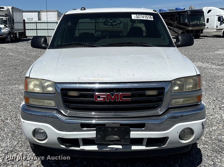 image for item YA3461 2005 GMC Sierra 1500 Crew Cab pickup truck