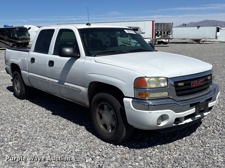 image for item YA3461 2005 GMC Sierra 1500 Crew Cab pickup truck