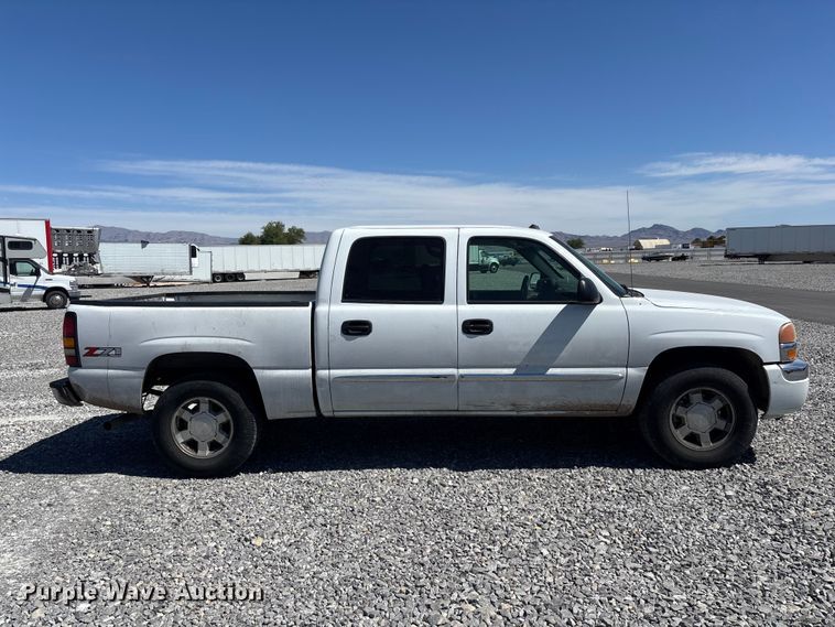 image for item YA3461 2005 GMC Sierra 1500 Crew Cab pickup truck