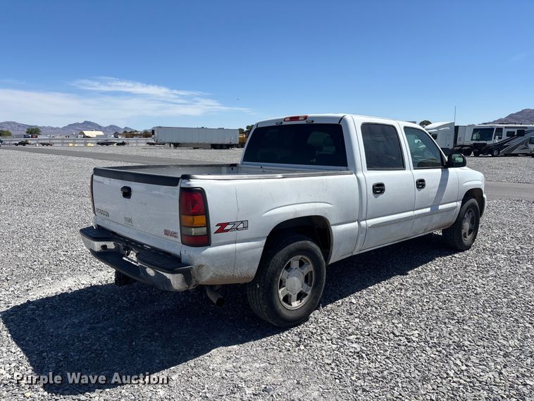 image for item YA3461 2005 GMC Sierra 1500 Crew Cab pickup truck