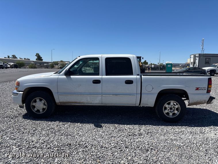 image for item YA3461 2005 GMC Sierra 1500 Crew Cab pickup truck