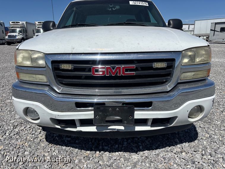 image for item YA3461 2005 GMC Sierra 1500 Crew Cab pickup truck