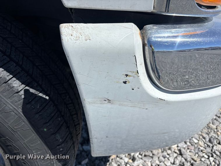 image for item YA3461 2005 GMC Sierra 1500 Crew Cab pickup truck