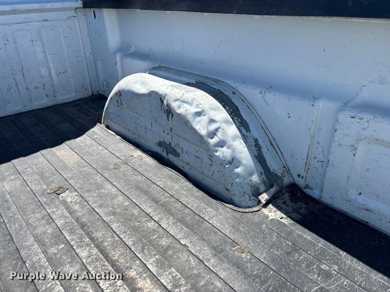image for item YA3461 2005 GMC Sierra 1500 Crew Cab pickup truck