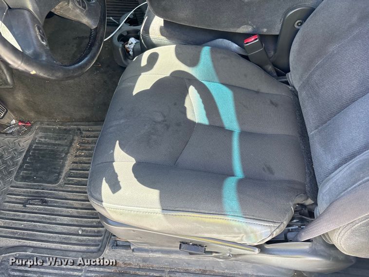 image for item YA3461 2005 GMC Sierra 1500 Crew Cab pickup truck