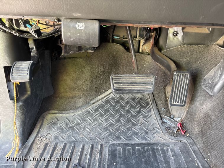image for item YA3461 2005 GMC Sierra 1500 Crew Cab pickup truck