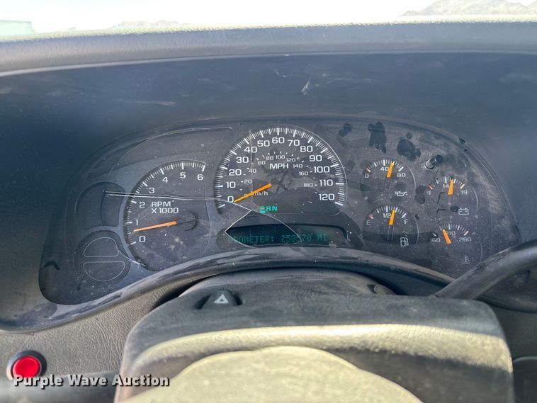 image for item YA3461 2005 GMC Sierra 1500 Crew Cab pickup truck