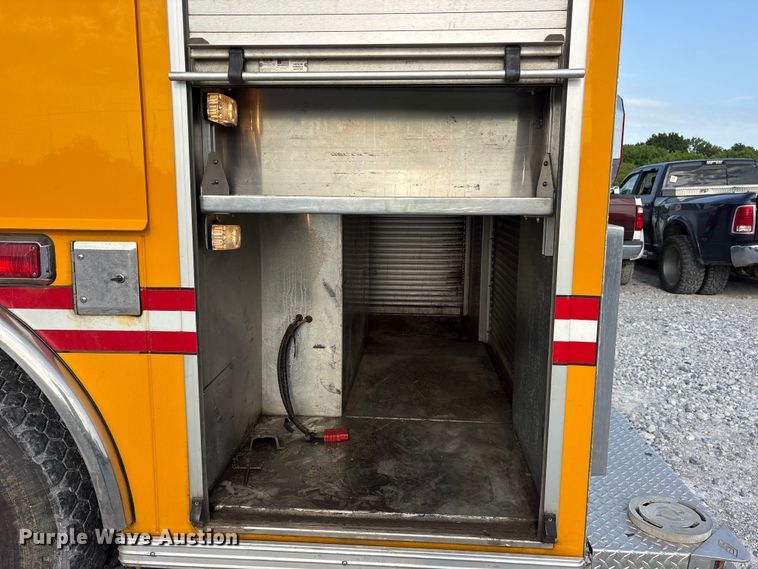 image for item YA3547 2001 Hendrickson Mobile Equipment pumper fire truck