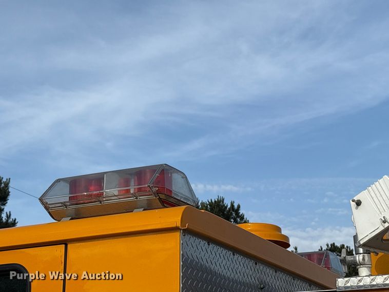 image for item YA3547 2001 Hendrickson Mobile Equipment pumper fire truck