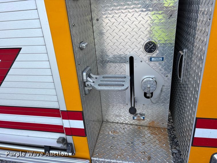 image for item YA3547 2001 Hendrickson Mobile Equipment pumper fire truck