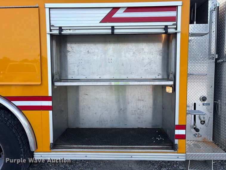 image for item YA3547 2001 Hendrickson Mobile Equipment pumper fire truck