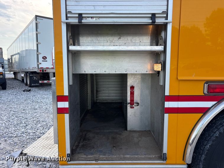 image for item YA3547 2001 Hendrickson Mobile Equipment pumper fire truck