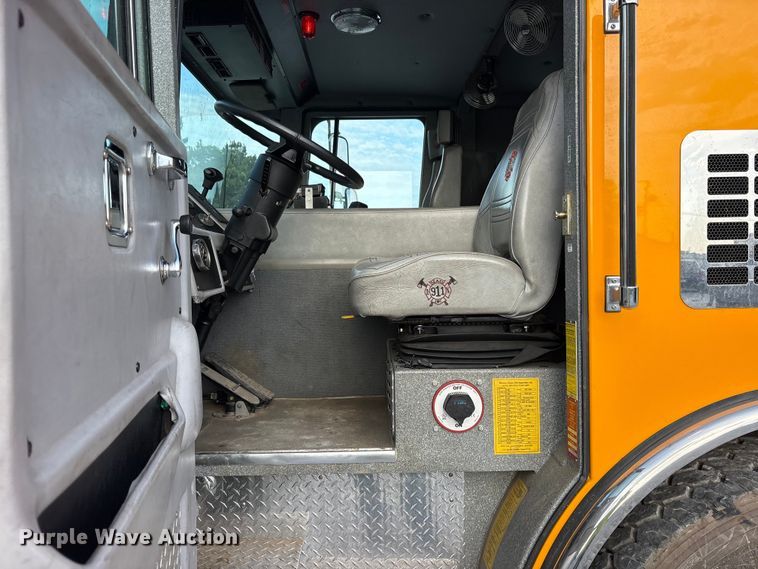 image for item YA3547 2001 Hendrickson Mobile Equipment pumper fire truck