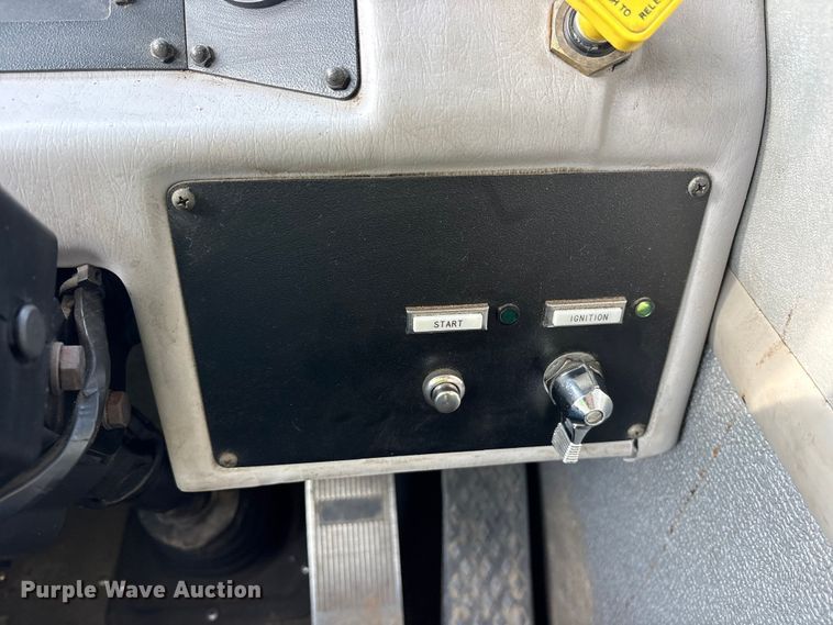 image for item YA3547 2001 Hendrickson Mobile Equipment pumper fire truck