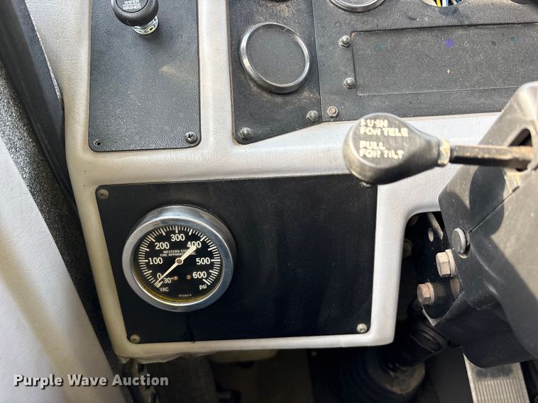 image for item YA3547 2001 Hendrickson Mobile Equipment pumper fire truck