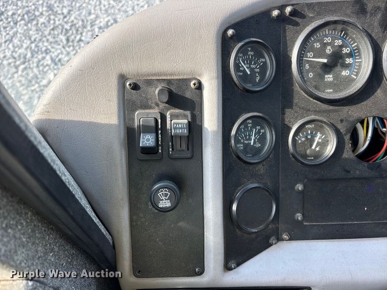 image for item YA3547 2001 Hendrickson Mobile Equipment pumper fire truck