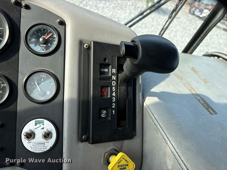 image for item YA3547 2001 Hendrickson Mobile Equipment pumper fire truck