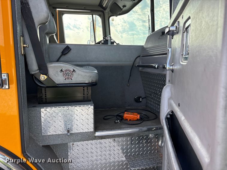 image for item YA3547 2001 Hendrickson Mobile Equipment pumper fire truck
