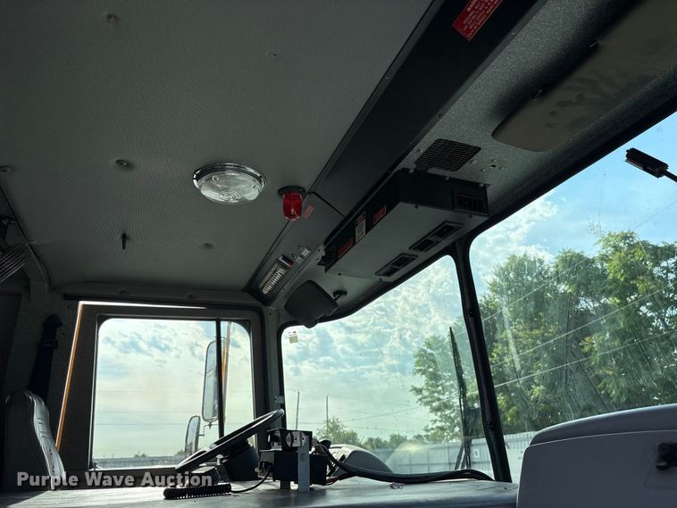 image for item YA3547 2001 Hendrickson Mobile Equipment pumper fire truck
