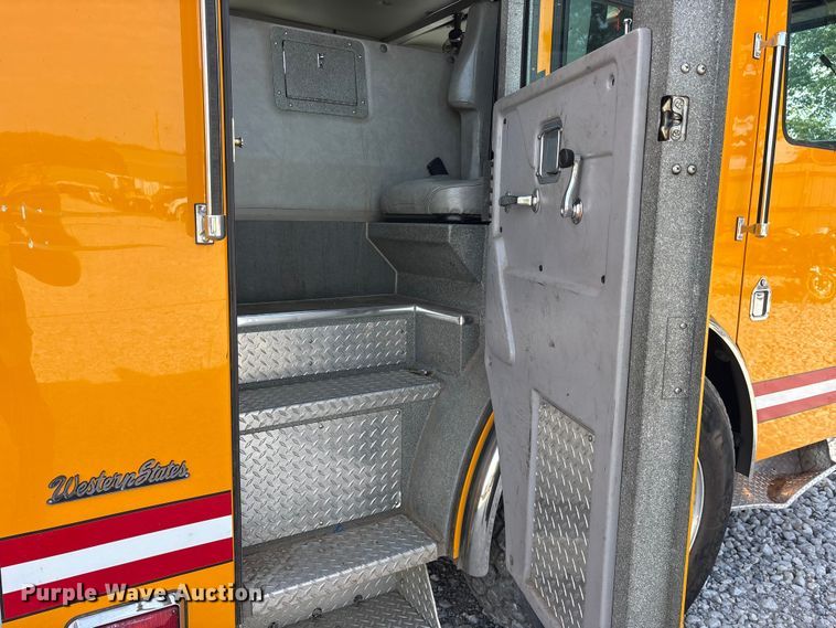 image for item YA3547 2001 Hendrickson Mobile Equipment pumper fire truck