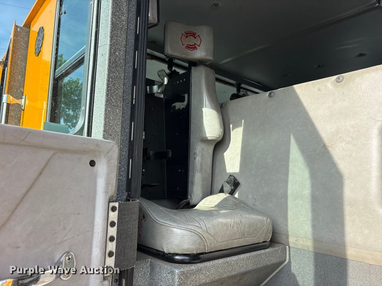 image for item YA3547 2001 Hendrickson Mobile Equipment pumper fire truck