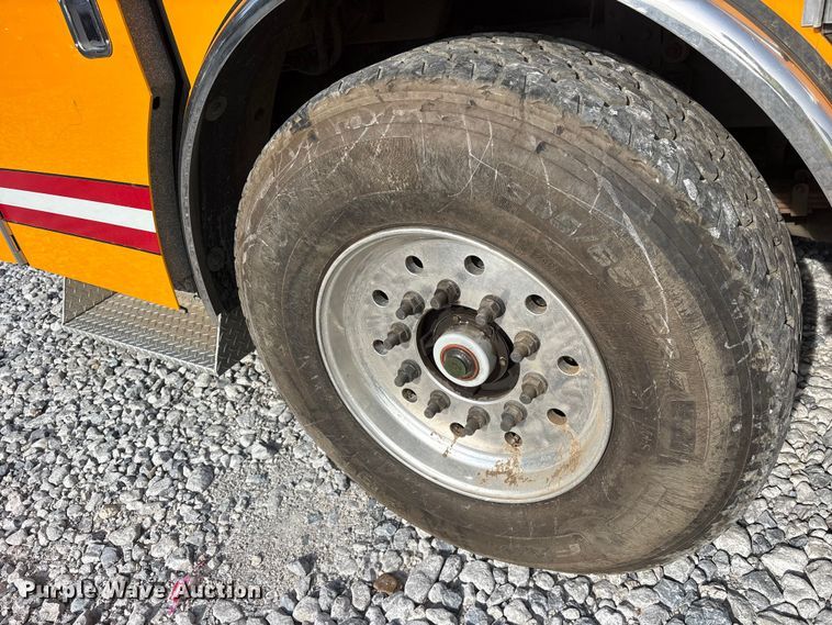 image for item YA3547 2001 Hendrickson Mobile Equipment pumper fire truck