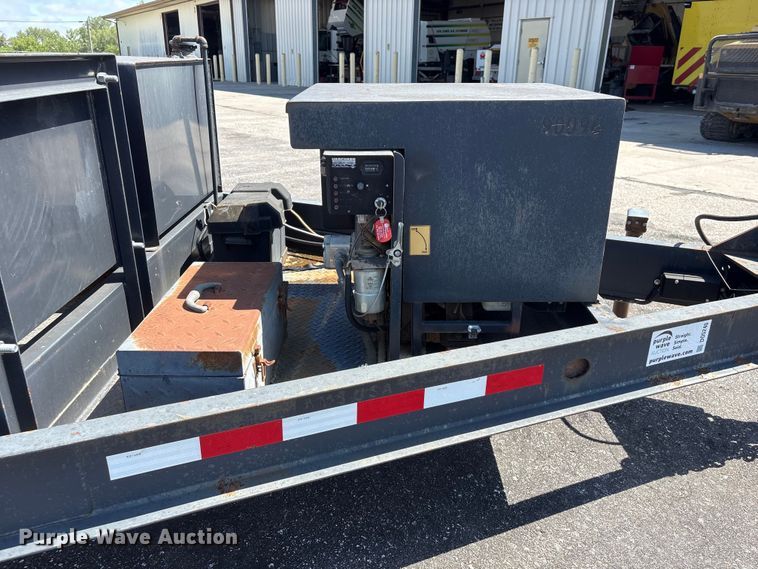 image for item DO5240 2010 KM T2 asphalt recycler