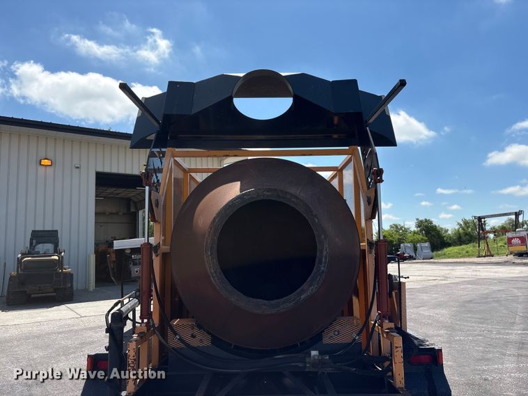 image for item DO5240 2010 KM T2 asphalt recycler