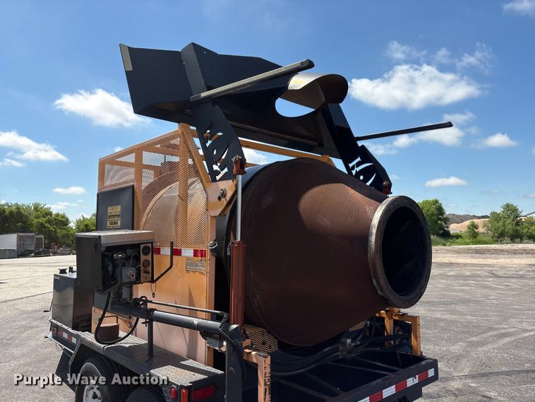 image for item DO5240 2010 KM T2 asphalt recycler