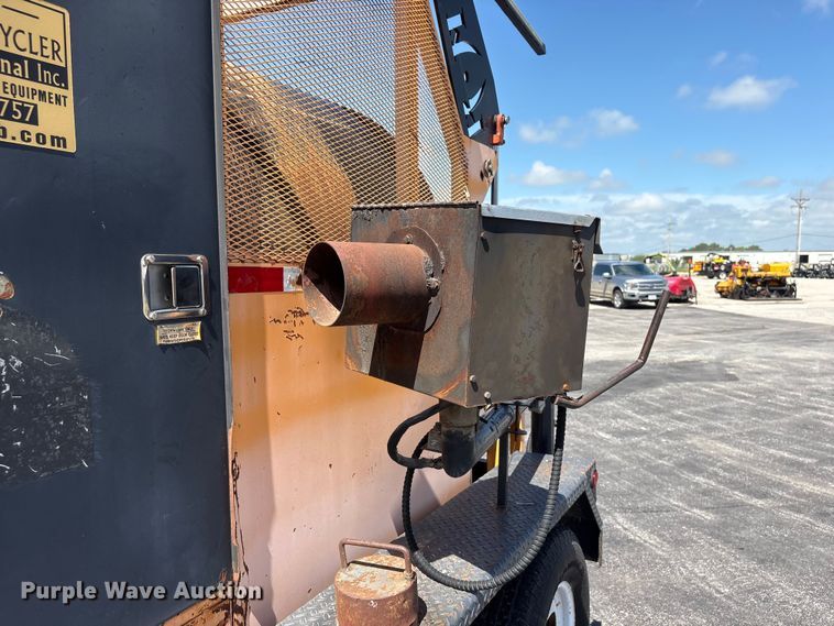 image for item DO5240 2010 KM T2 asphalt recycler