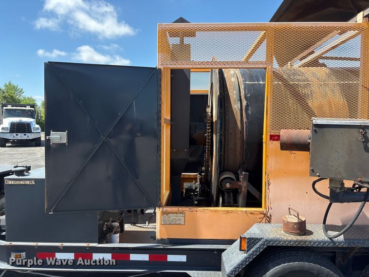 image for item DO5240 2010 KM T2 asphalt recycler