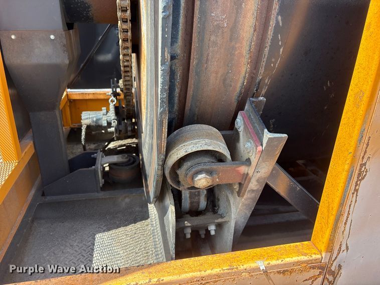 image for item DO5240 2010 KM T2 asphalt recycler