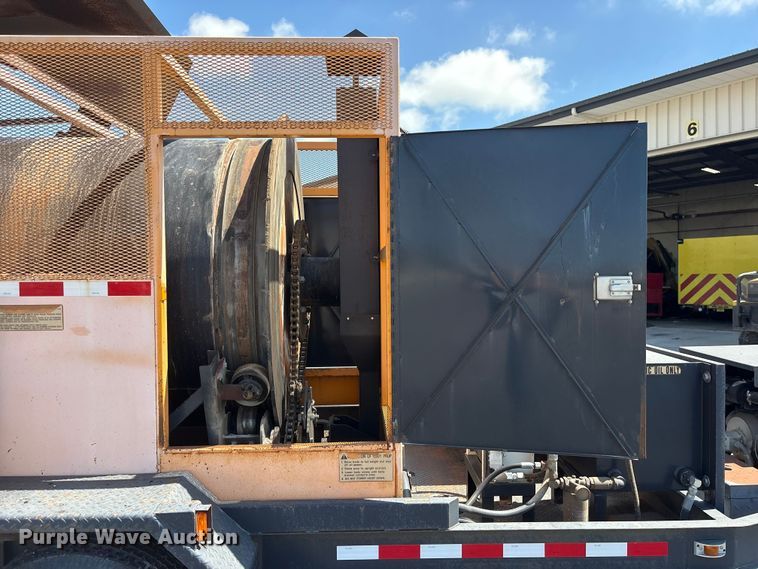 image for item DO5240 2010 KM T2 asphalt recycler