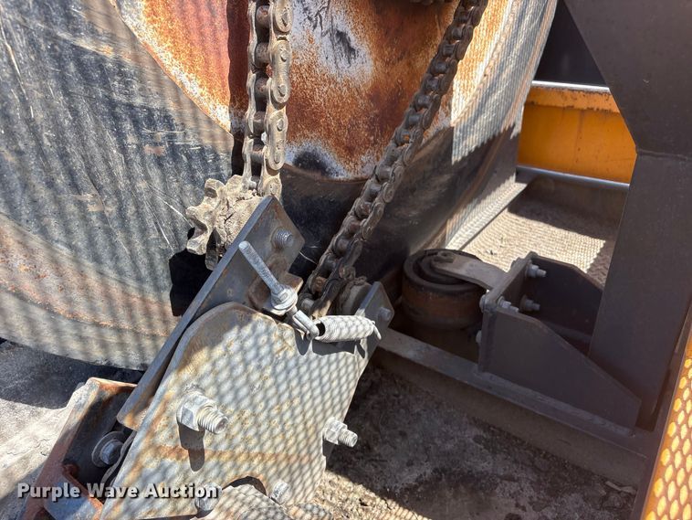 image for item DO5240 2010 KM T2 asphalt recycler