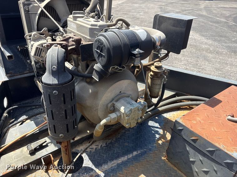 image for item DO5240 2010 KM T2 asphalt recycler