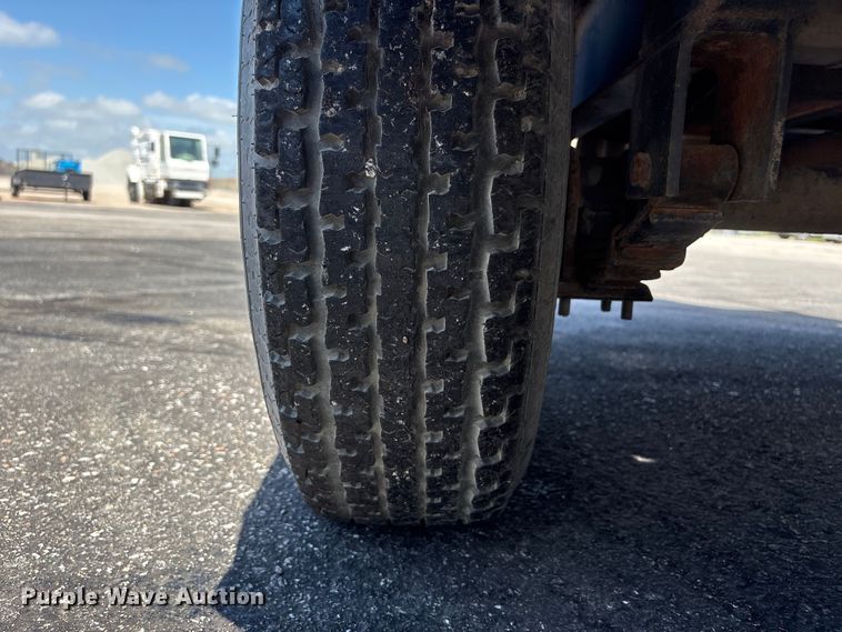 image for item DO5240 2010 KM T2 asphalt recycler