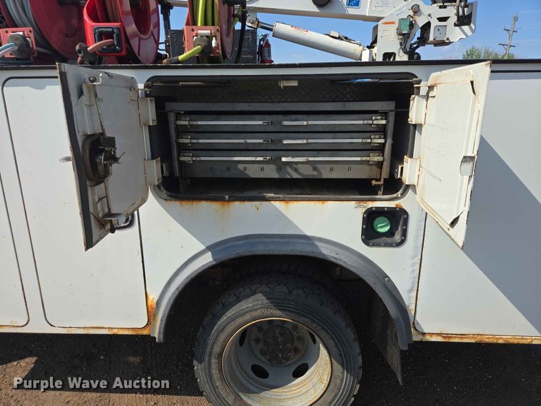 image for item DP8924 2007 Ford F550 XL Super Duty utility / service truck