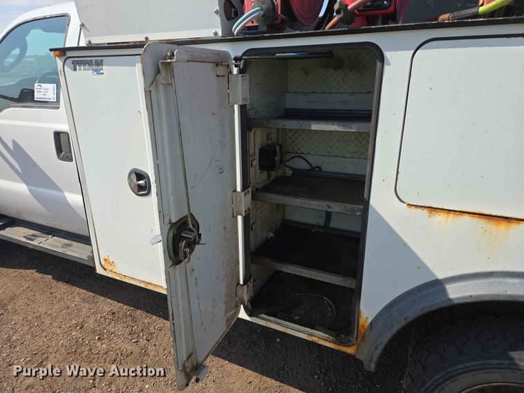 image for item DP8924 2007 Ford F550 XL Super Duty utility / service truck