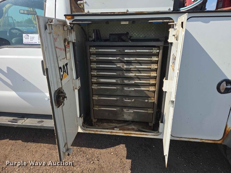 image for item DP8924 2007 Ford F550 XL Super Duty utility / service truck