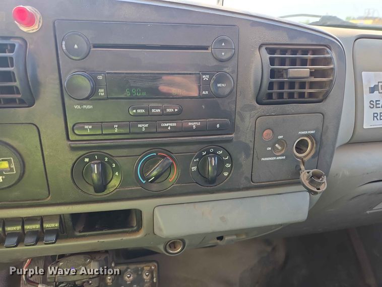 image for item DP8924 2007 Ford F550 XL Super Duty utility / service truck