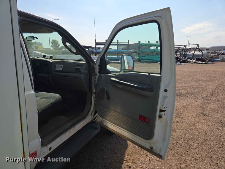 image for item DP8924 2007 Ford F550 XL Super Duty utility / service truck