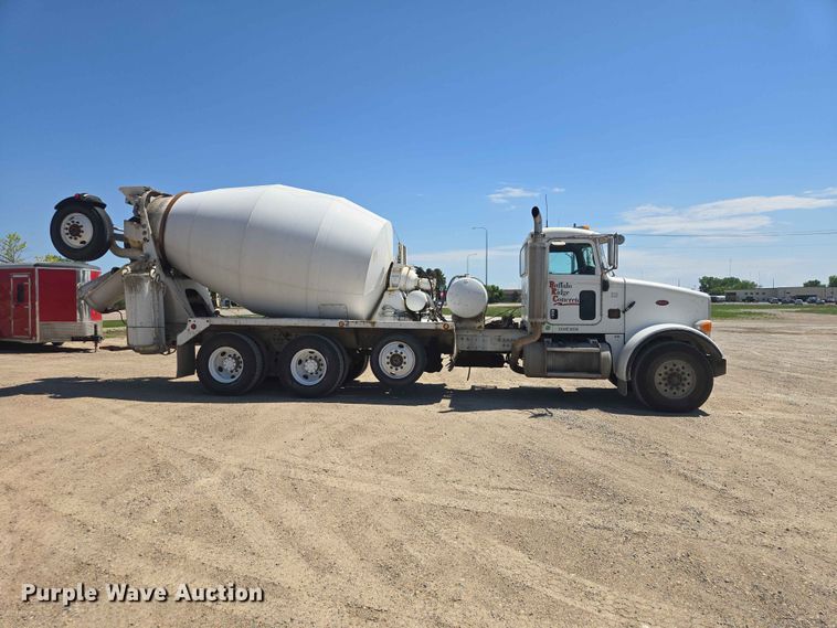 image for item DP8926 2006 Peterbilt 357 ready mix truck