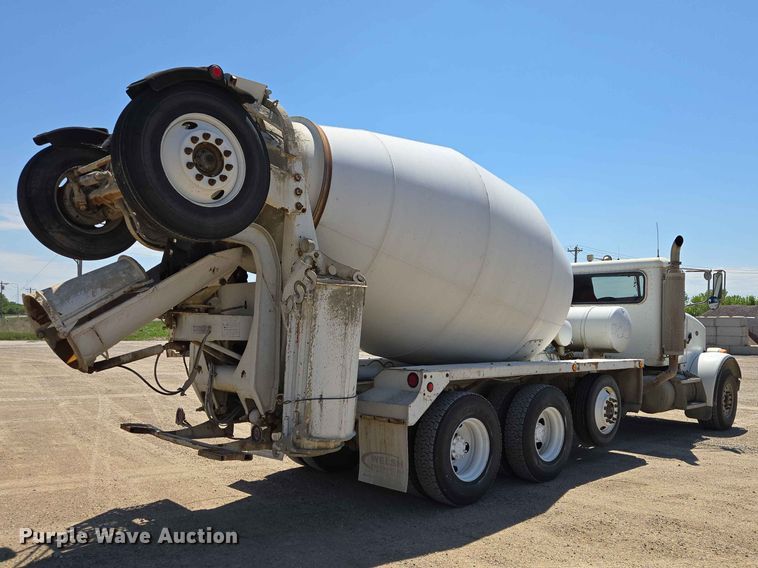 image for item DP8926 2006 Peterbilt 357 ready mix truck
