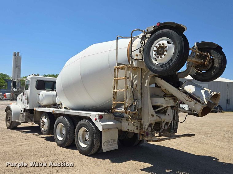 image for item DP8926 2006 Peterbilt 357 ready mix truck