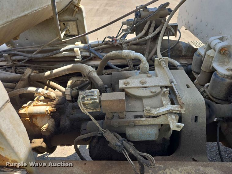 image for item DP8926 2006 Peterbilt 357 ready mix truck