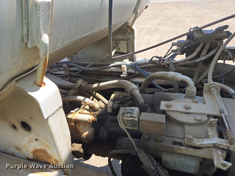 image for item DP8926 2006 Peterbilt 357 ready mix truck