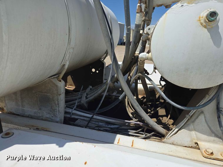 image for item DP8926 2006 Peterbilt 357 ready mix truck