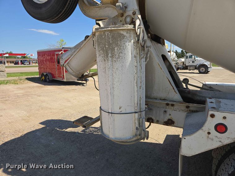 image for item DP8926 2006 Peterbilt 357 ready mix truck