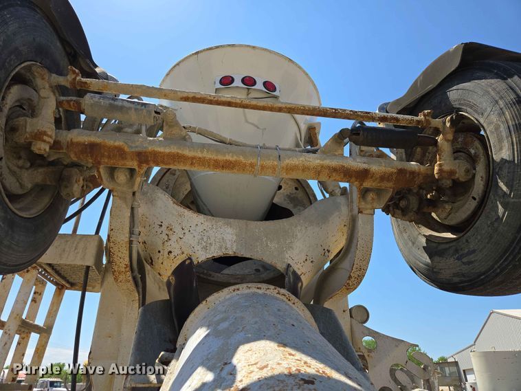 image for item DP8926 2006 Peterbilt 357 ready mix truck