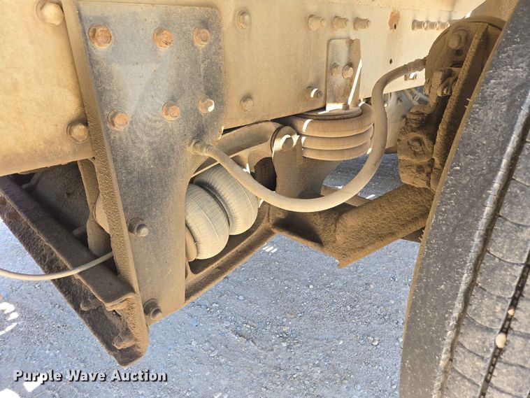 image for item DP8926 2006 Peterbilt 357 ready mix truck